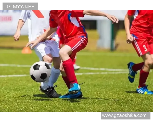 运球技术较弱的足球巨星盘点：谁是球场上的拖后腿者？